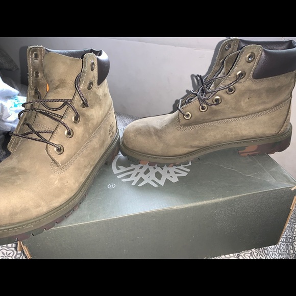 Timberlands - Picture 1 of 4